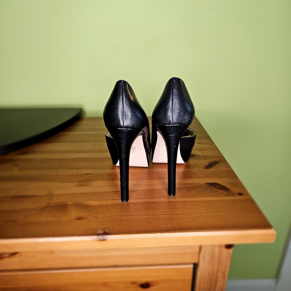 Jessica Simpson classic black platform heels size 9